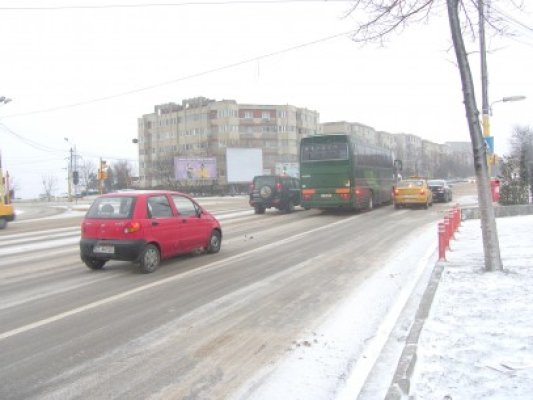 Şoferii sunt rugaţi să-şi amâne deplasările care nu sunt urgente